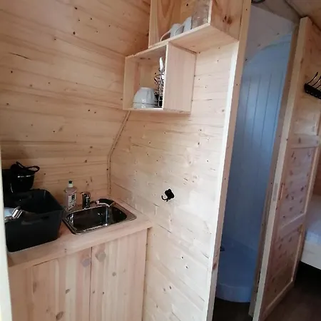 Petite Cabane De La Gare De Lurey Conflans Οργανωμένο κάμπινγκ Esclavolles-Lurey